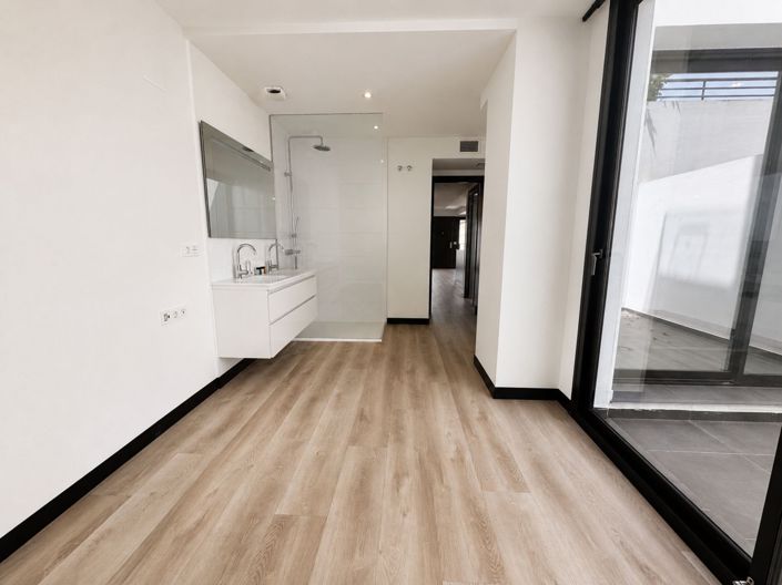 Image No.13-3 Bed Apartment for sale