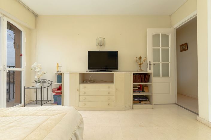 Image No.18-3 Bed Apartment for sale