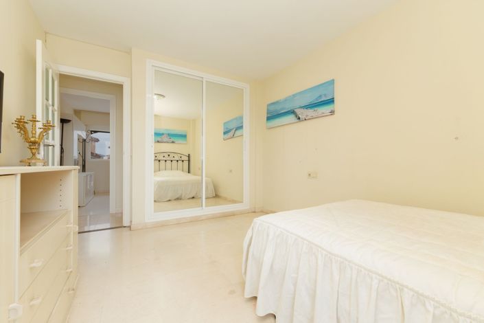 Image No.19-3 Bed Apartment for sale