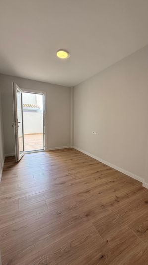 Image No.17-3 Bed Apartment for sale