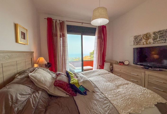 Image No.18-3 Bed Apartment for sale