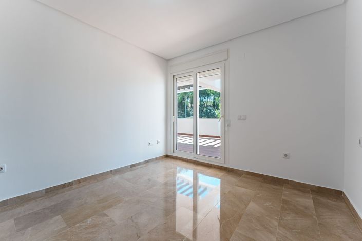 Image No.10-2 Bed Apartment for sale