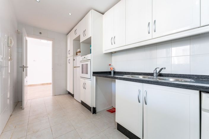Image No.8-2 Bed Apartment for sale