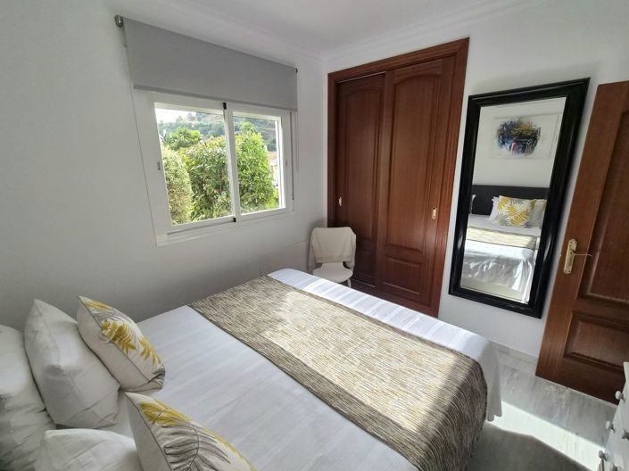 Image No.21-3 Bed Apartment for sale