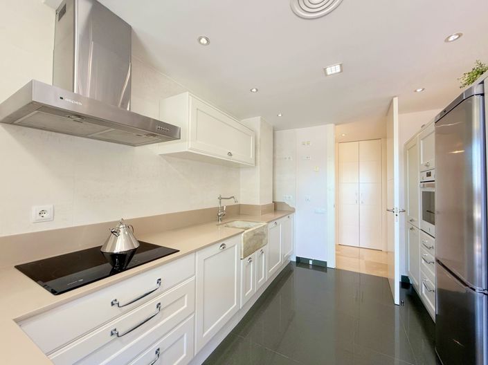 Image No.20-3 Bed Apartment for sale
