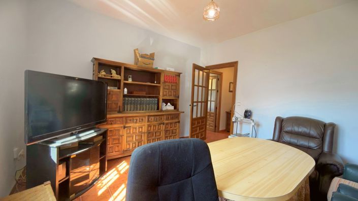 Image No.15-5 Bed Villa for sale