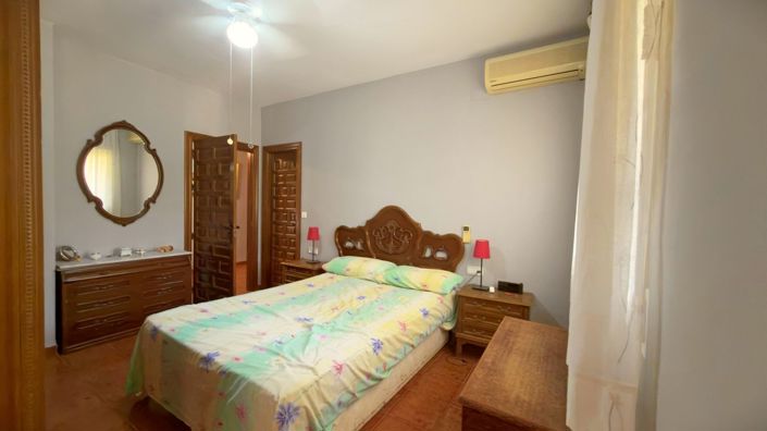 Image No.29-5 Bed Villa for sale