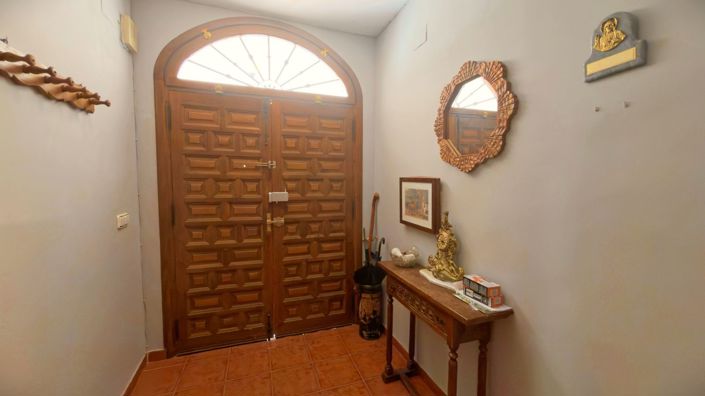 Image No.32-5 Bed Villa for sale