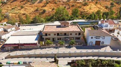 1 - Costa Tropical, Commercial