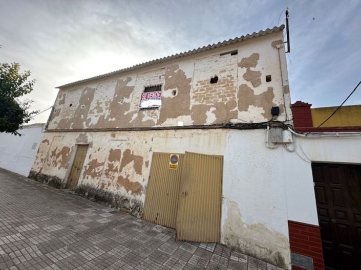 Image No.15-3 Bed Townhouse for sale