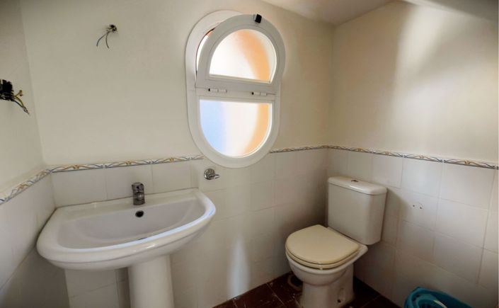 Image No.17-3 Bed Villa for sale