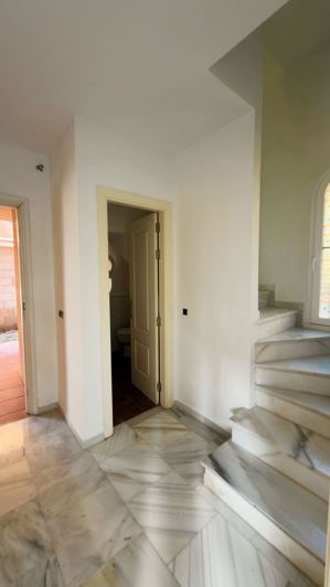 Image No.18-3 Bed Villa for sale
