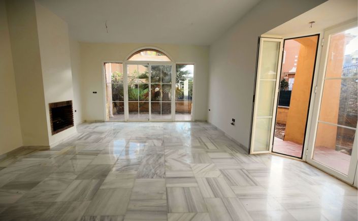 Image No.7-3 Bed Villa for sale