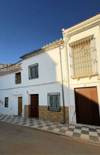 Image No.2-3 Bed Townhouse for sale
