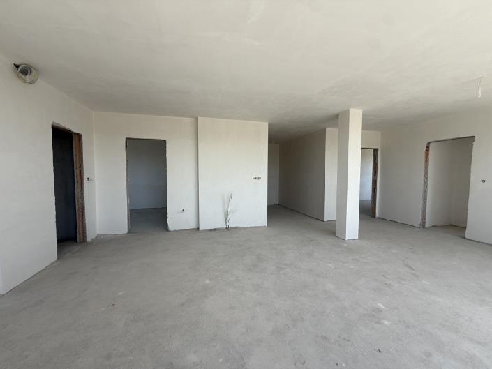 Image No.11-3 Bed Apartment for sale