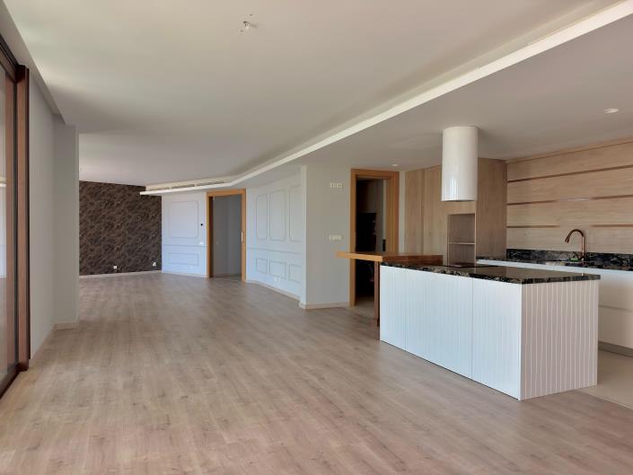 Image No.2-4 Bed Apartment for sale