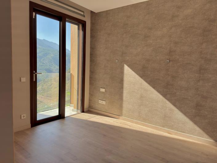 Image No.19-4 Bed Apartment for sale