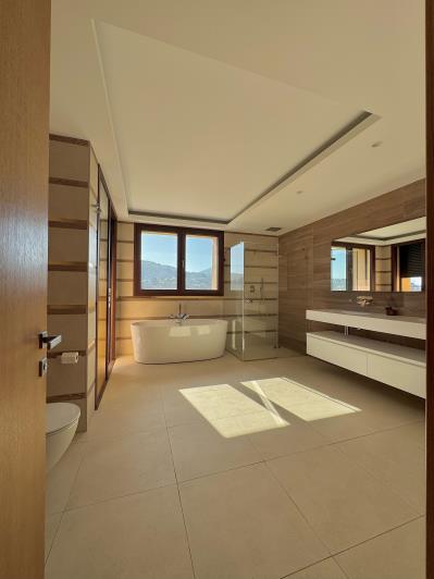 Image No.8-4 Bed Apartment for sale