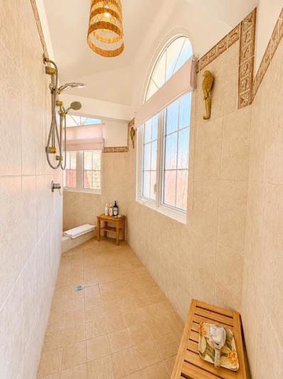 Image No.42-5 Bed Villa for sale