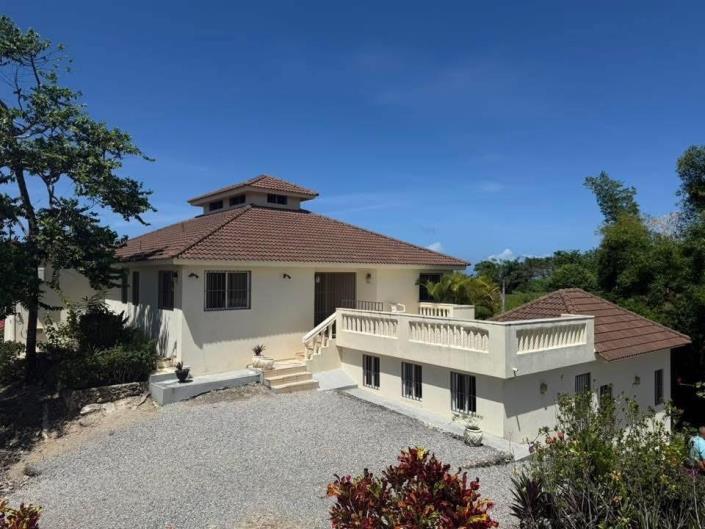 Image No.2-5 Bed Villa for sale