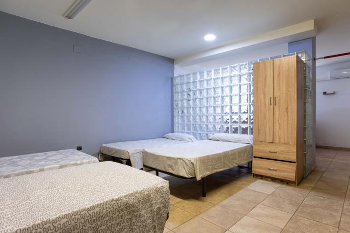 Image No.21-6 Bed House for sale