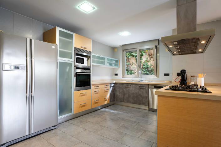 Image No.11-6 Bed House for sale