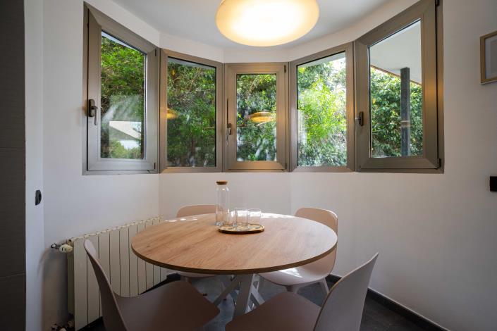 Image No.12-6 Bed House for sale