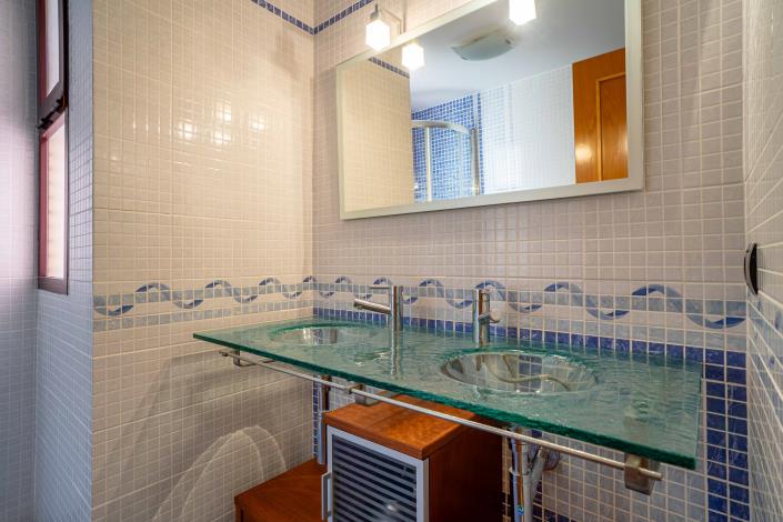 Image No.24-4 Bed House for sale