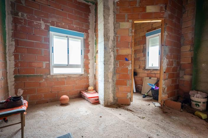 Image No.17-9 Bed House for sale
