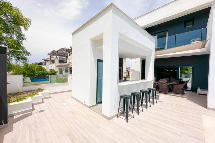 Image No.21-6 Bed Chalet for sale