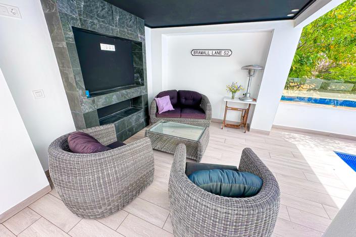 Image No.23-6 Bed Chalet for sale