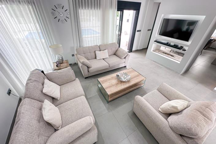 Image No.28-6 Bed Chalet for sale