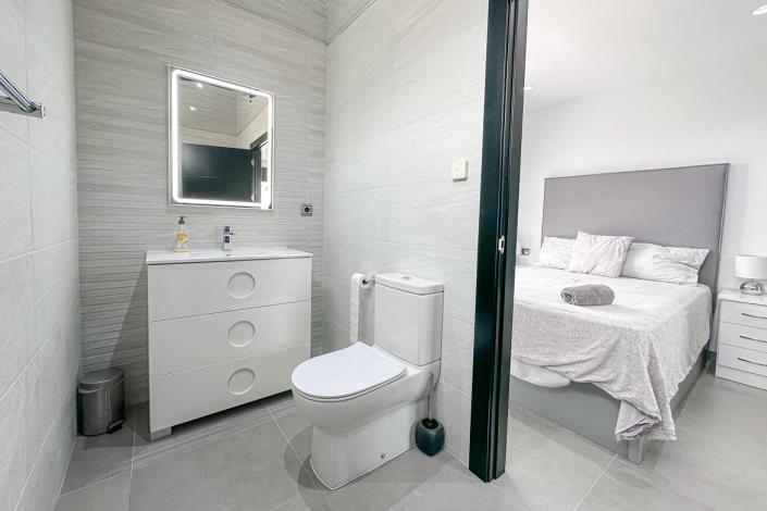 Image No.39-6 Bed Chalet for sale