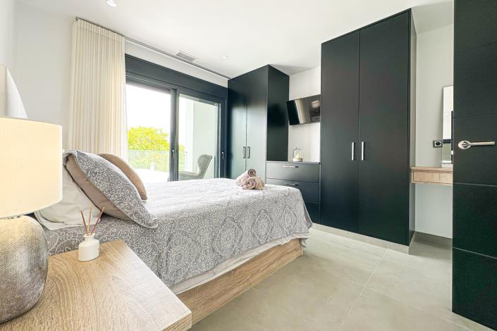 Image No.42-6 Bed Chalet for sale