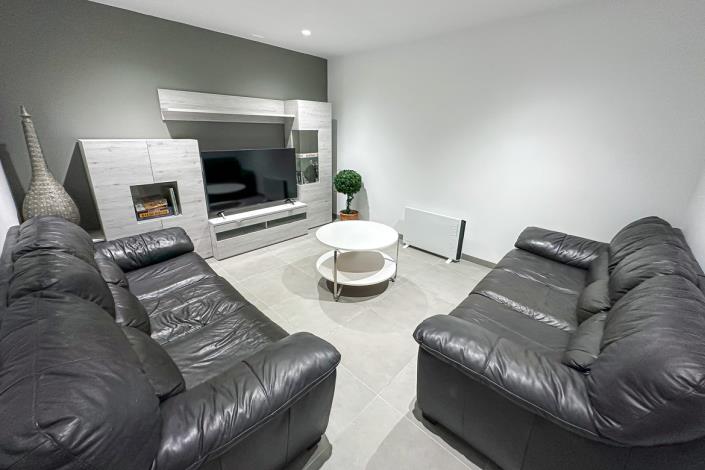 Image No.45-6 Bed Chalet for sale