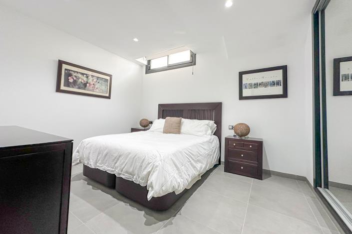 Image No.48-6 Bed Chalet for sale