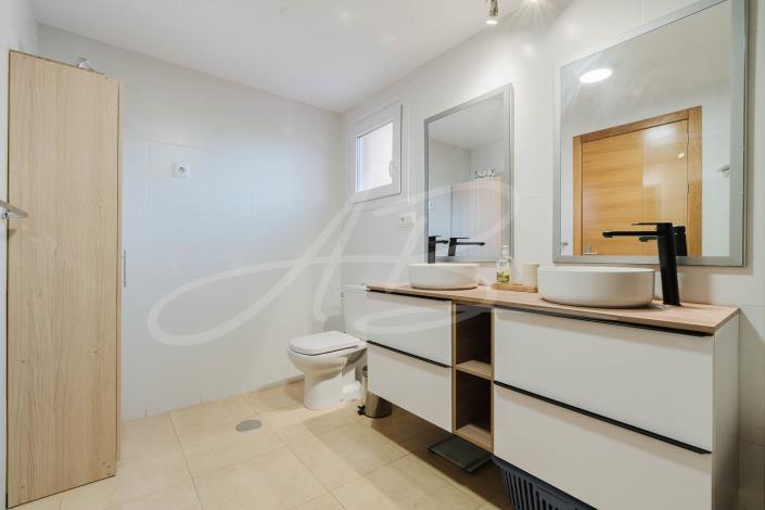 Image No.11-3 Bed Apartment for sale