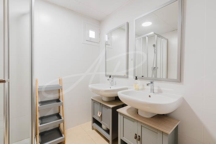 Image No.14-3 Bed Apartment for sale
