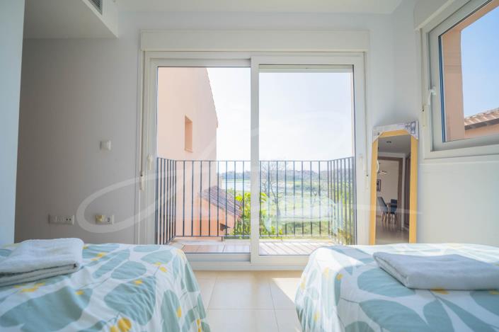 Image No.20-3 Bed Apartment for sale