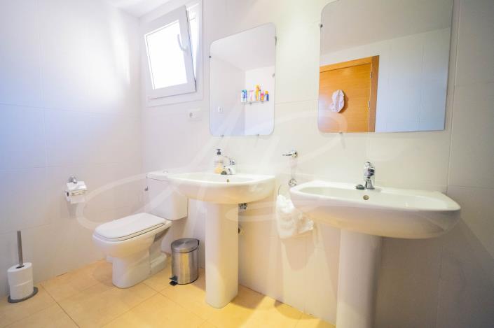 Image No.23-3 Bed Apartment for sale