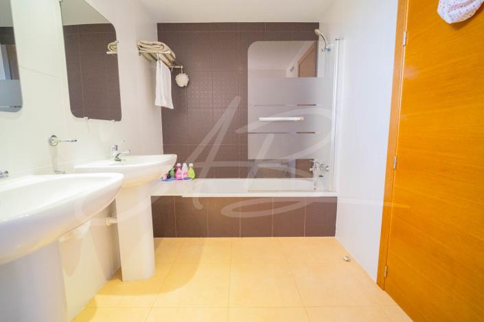 Image No.22-3 Bed Apartment for sale