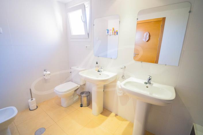 Image No.24-3 Bed Apartment for sale