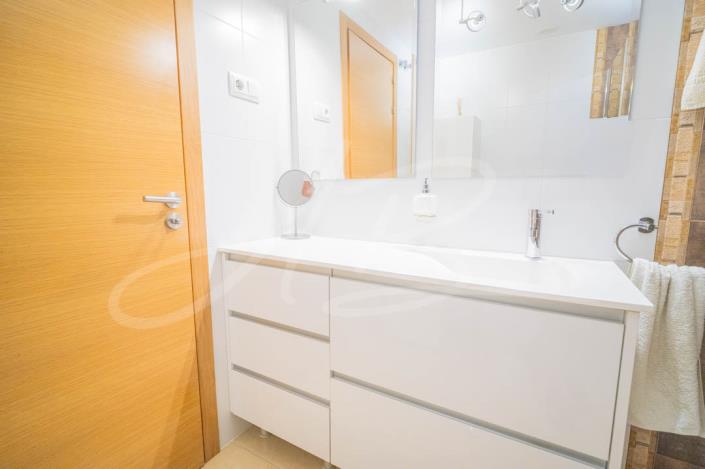Image No.20-2 Bed Apartment for sale