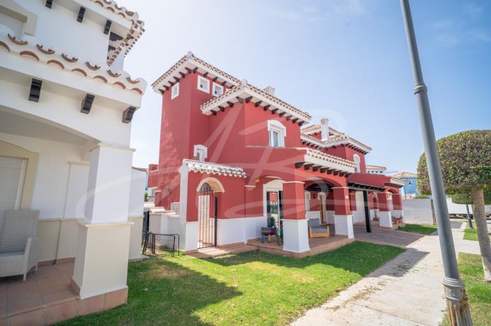Image No.4-3 Bed Townhouse for sale