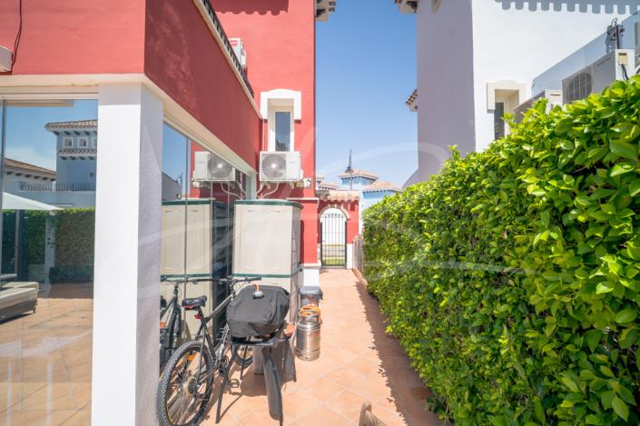 Image No.11-3 Bed Townhouse for sale