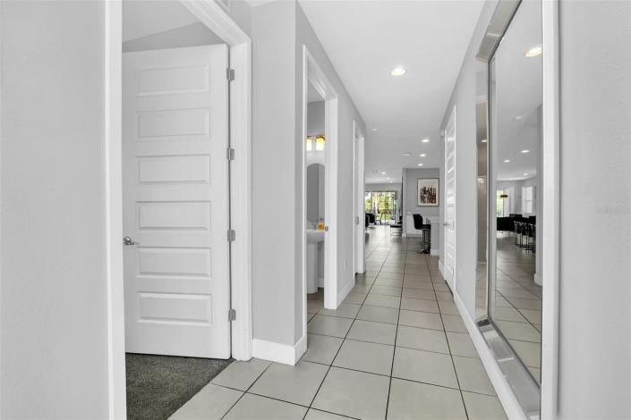 Image No.2-8 Bed House/Villa for sale