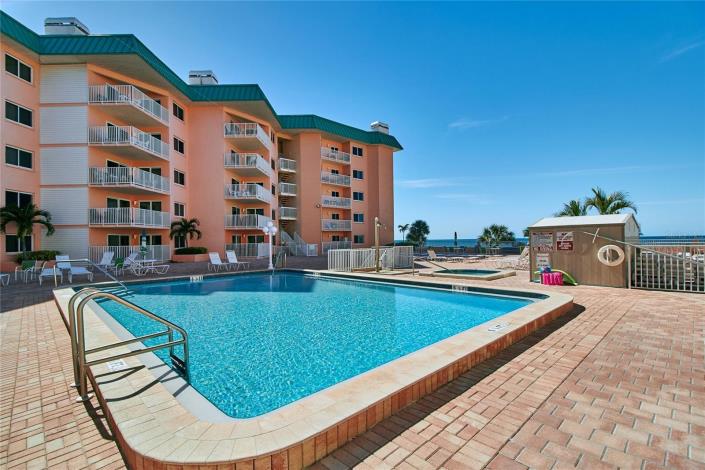 Image No.8-3 Bed Condo for sale