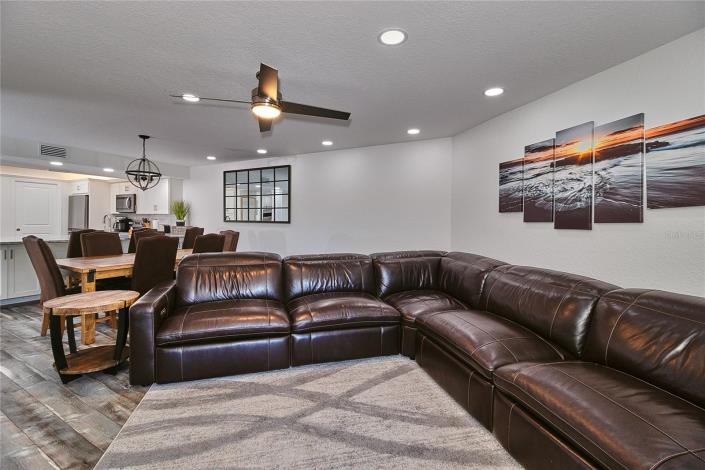 Image No.23-3 Bed Condo for sale