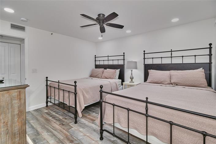 Image No.24-3 Bed Condo for sale