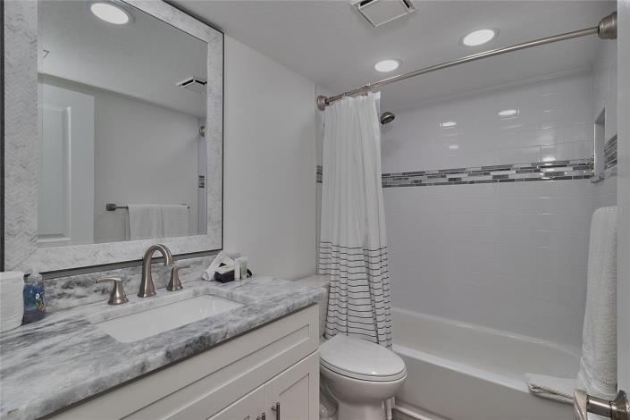 Image No.26-3 Bed Condo for sale